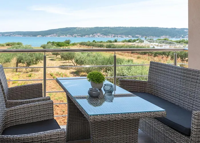 Amazing Sea View Apartment- Romantica