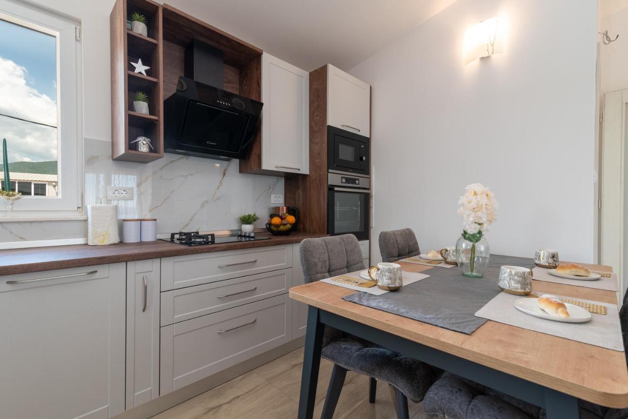 Apartment Amazing Sea View Apartment- Romantica Kastel Stafilic