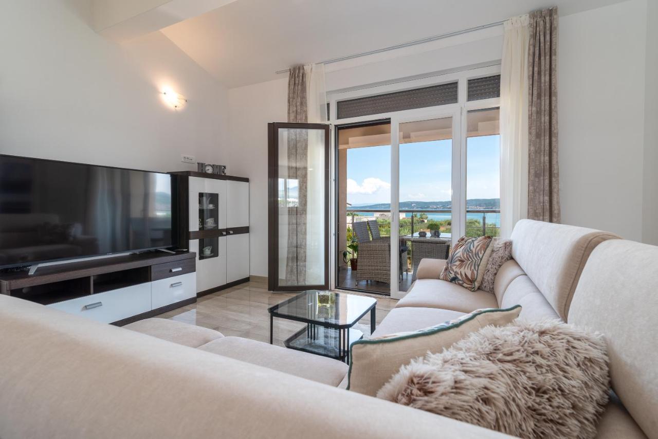 Apartment Amazing Sea View Apartment- Romantica *