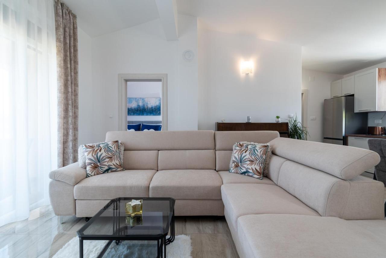 Amazing Sea View Apartment- Romantica Apartment *