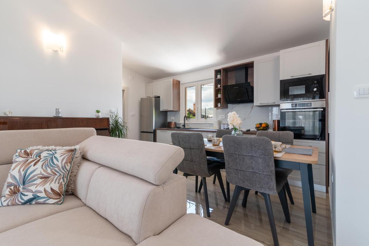 Amazing Sea View Apartment- Romantica Apartment *